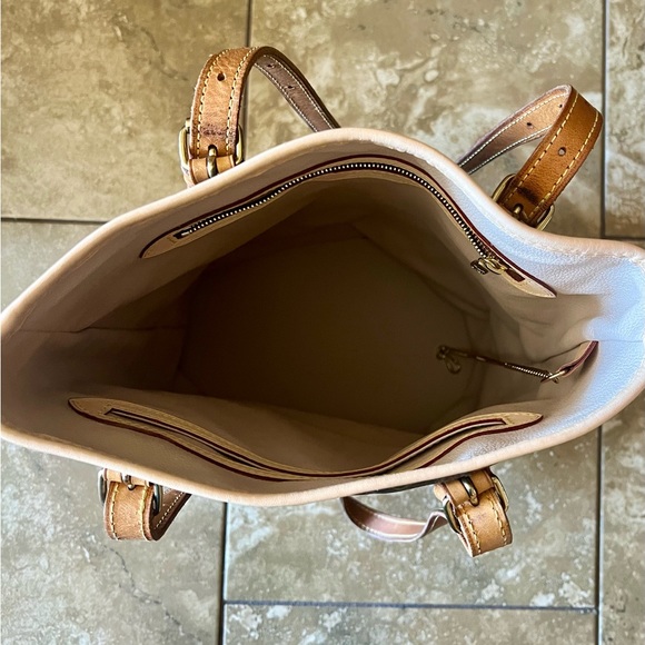 Authentic Louis Vuitton Grand Bucket Bag in excellent condition with new lining. - Picture 4 of 8